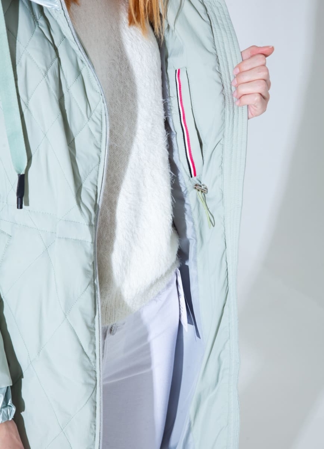 Куртка женская прямого кроя с капюшоном модель № 328 универмаг малина