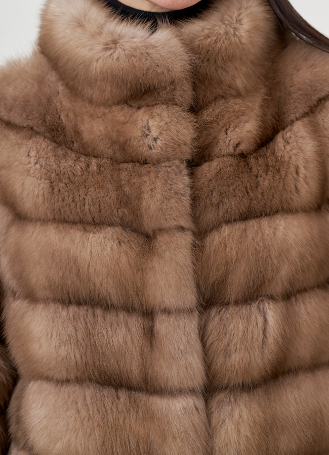 Шуба из куницы с воротником стойка модель № 79565 в рассрочку