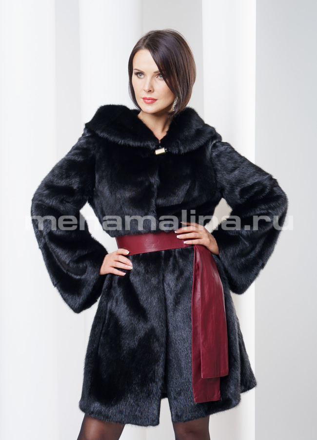 Шуба норка приталенная, с капюшоном модель № S-263 меха малина