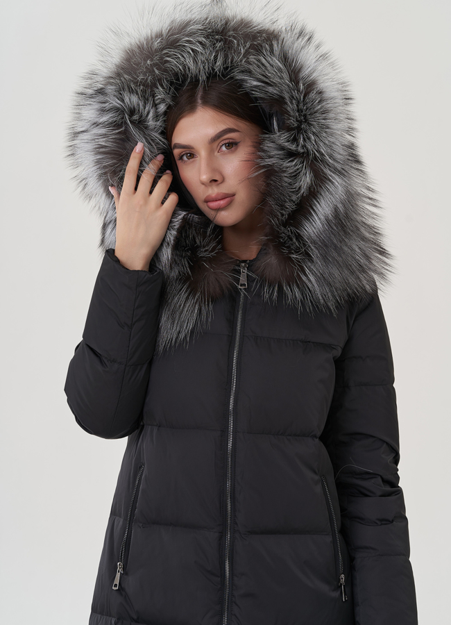 Пуховик с отделкой капюшона из меха чернобурки модель № 25371 универмаг малина