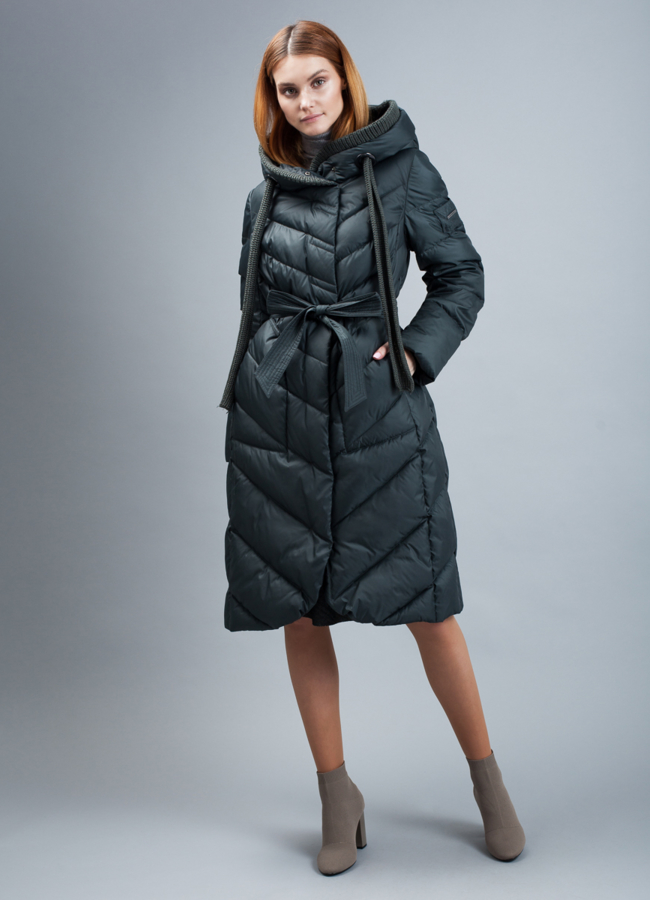 Пуховик женский на биопухе модель № П-310 меха малина