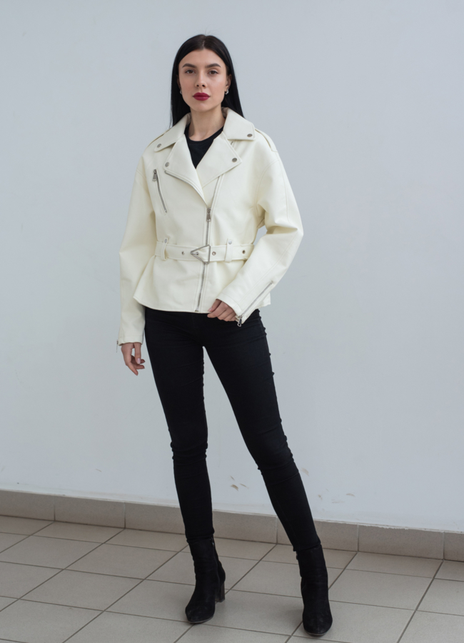 фото Женская куртка из эко кожи белого цвета  модель № 22847