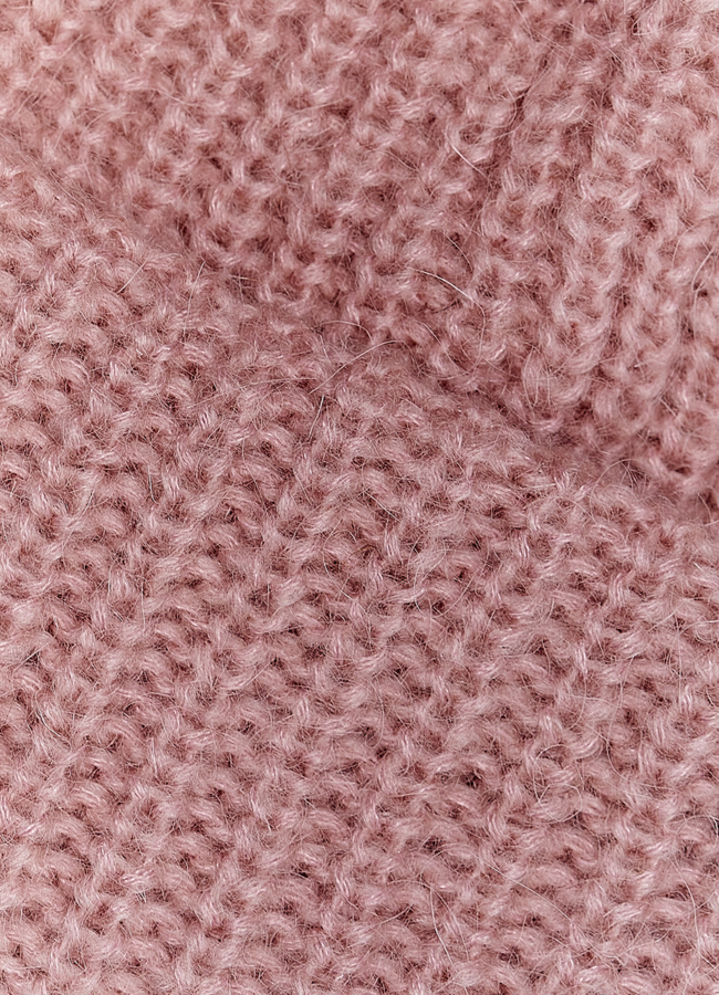 Шапка женская розового цвета модель № 21747 в рассрочку