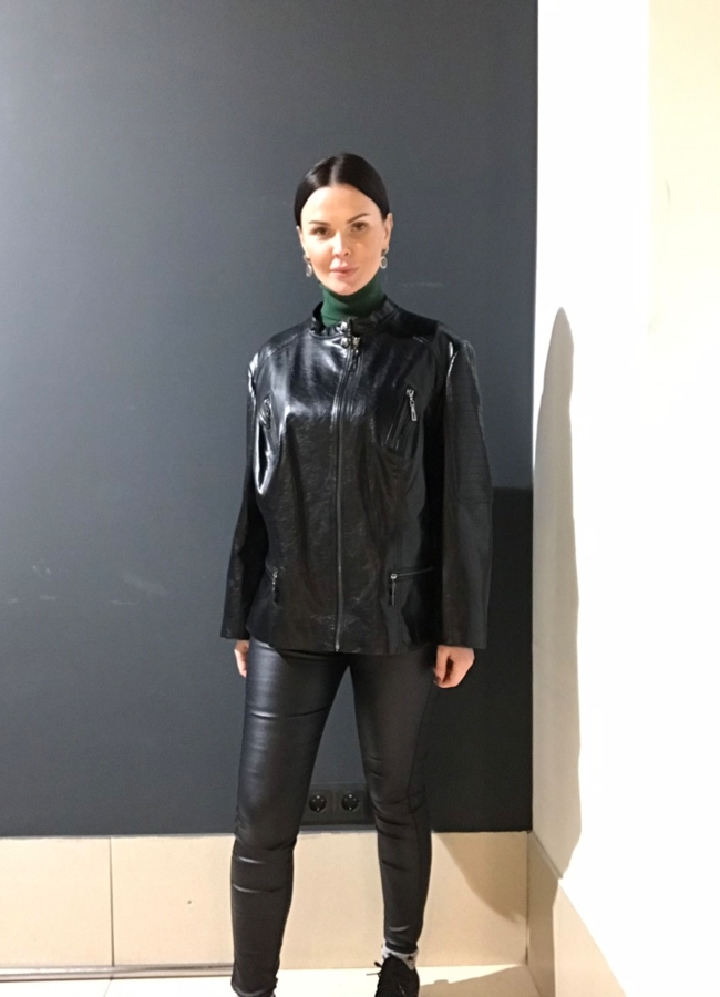 Куртка женская из эко кожи модель № 8986 меха малина