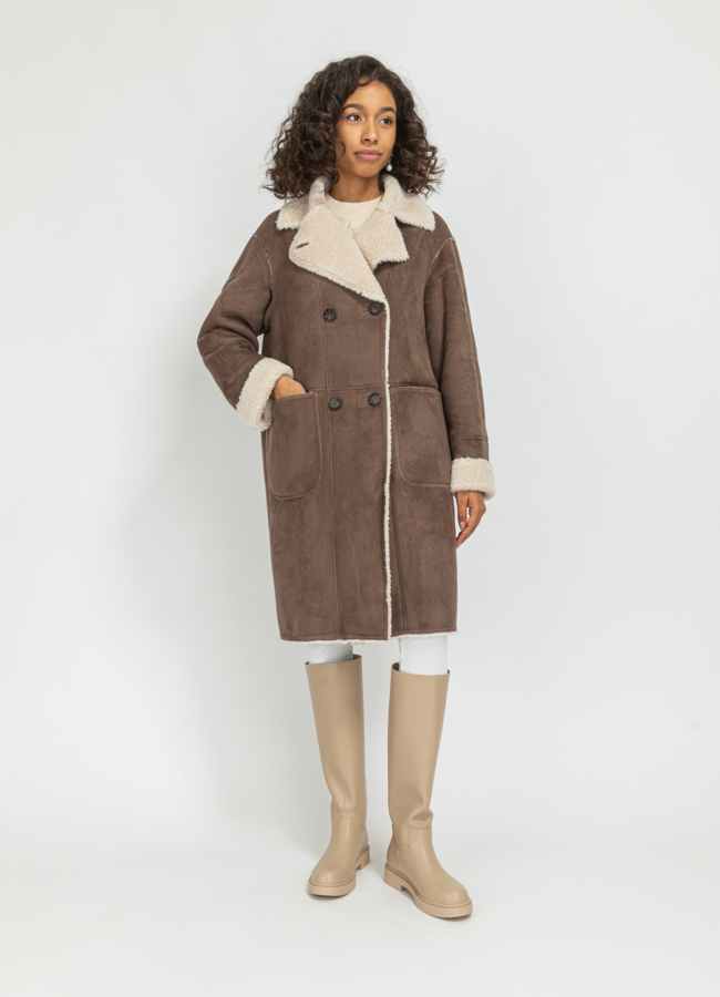 Женская дубленка из искусственного меха модель № 23611 меха малина