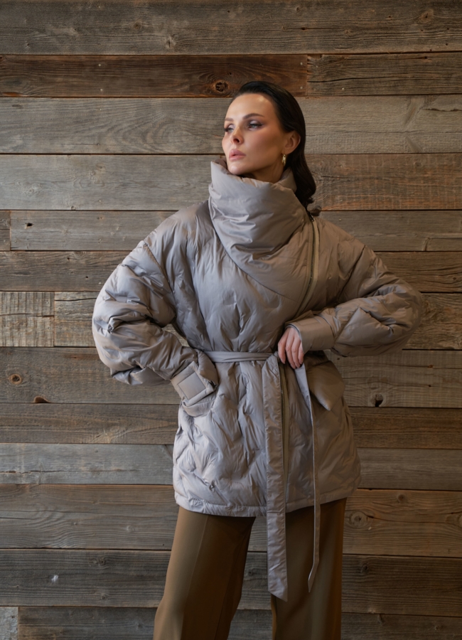 фото Женская куртка с объемным воротником модель № 29902