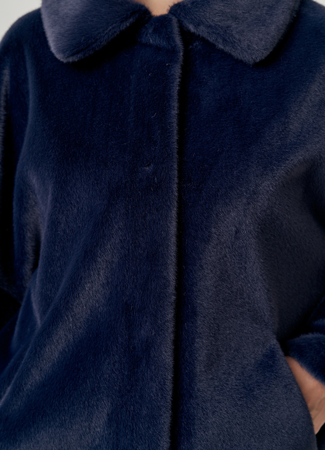 Куртка из эко меха синего цвета  модель № 22957 универмаг малина