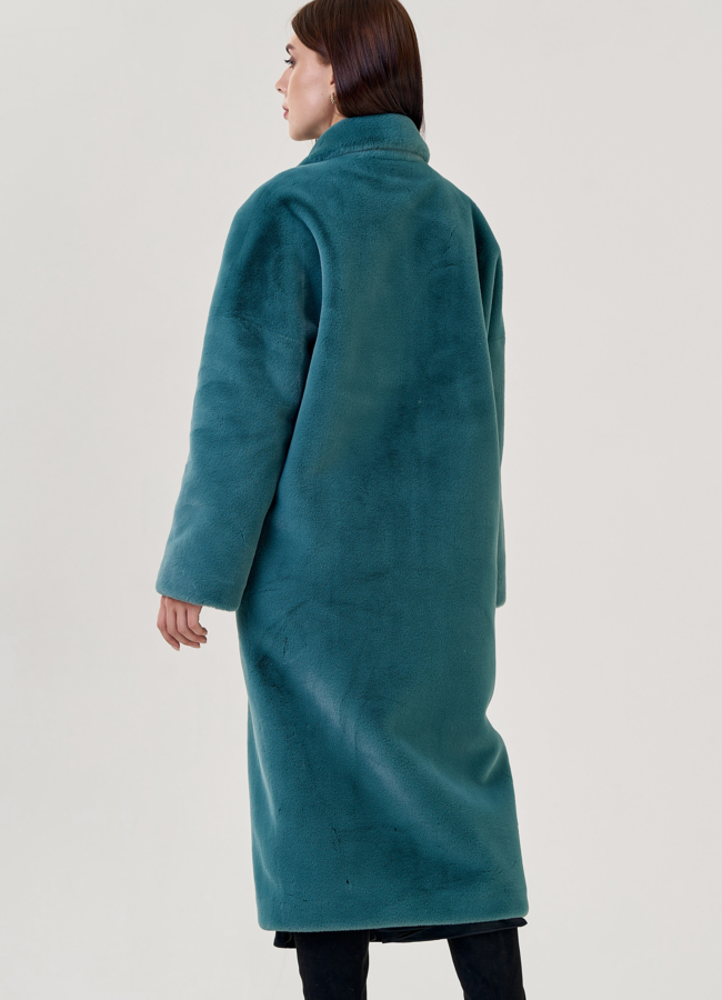 Женское пальто из искуссвенного меха с английским воротником модель № 23187 универмаг малина