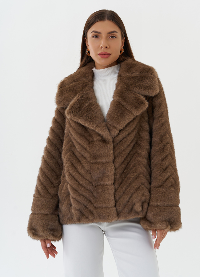 Короткая куртка из эко меха модель № 26672 меха малина