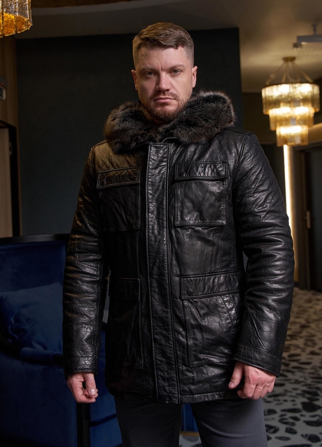 Пуховик из натуральной кожи с мехом енота модель № 28073 меха малина Пуховик из натуральной кожи с мехом енота модель № 28073 меха малина