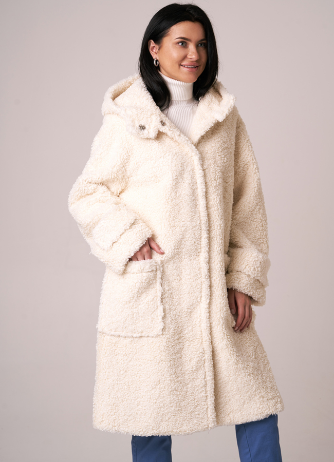 Шуба из овечьей шерсти с накладными карманами и капюшоном модель № 1984-1 универмаг малина