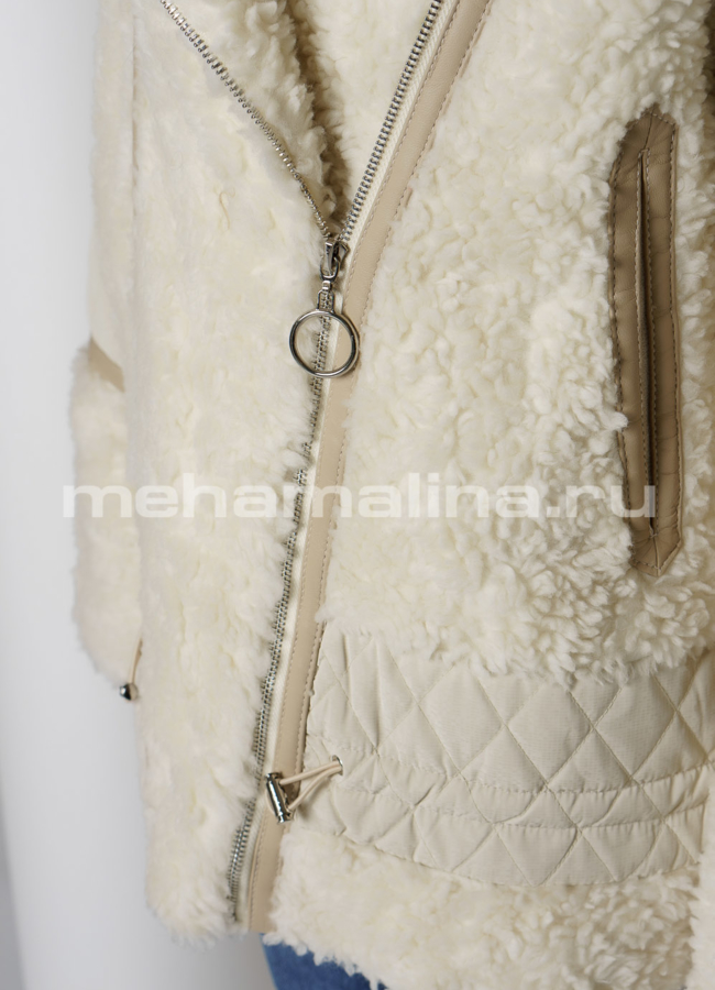 Светлая шуба из эко меха на молнии с английским воротником модель № 89311 в рассрочку
