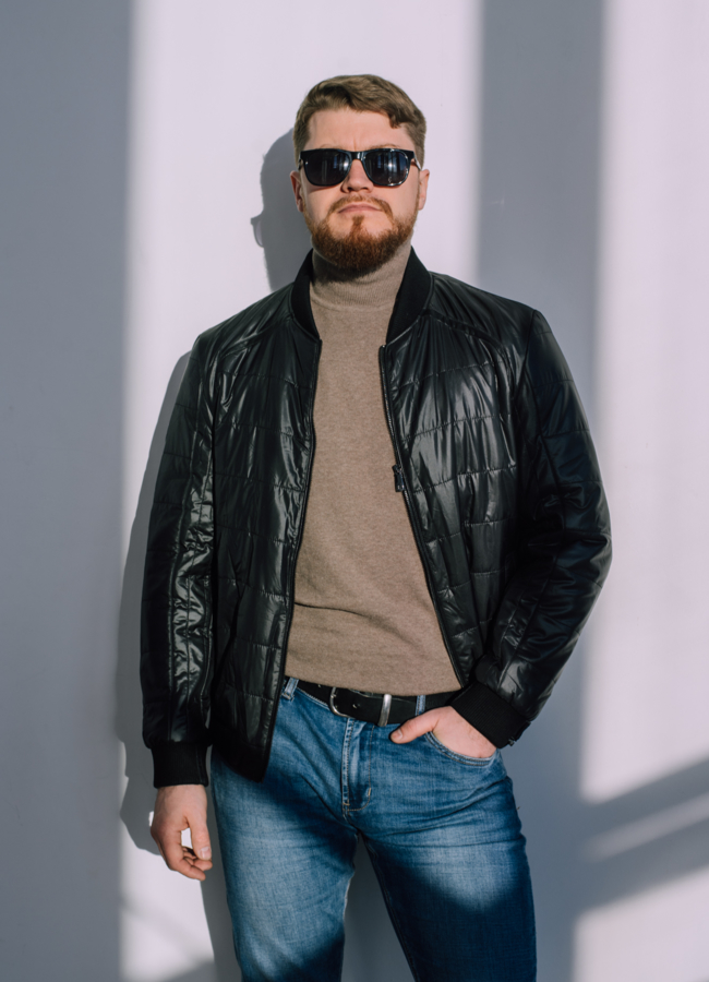 Куртка бомбер черного цвета  модель № 22414 в кредит