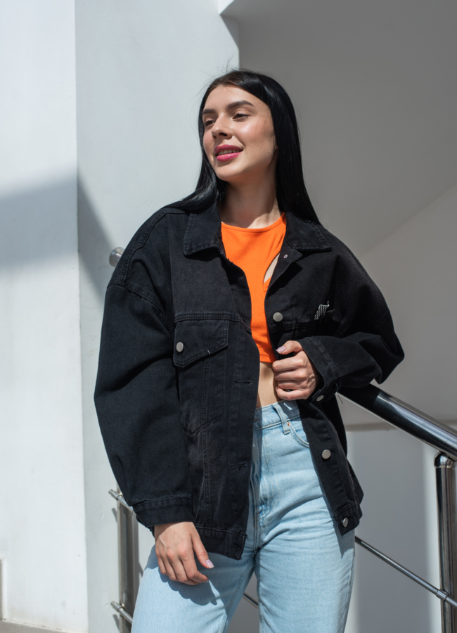 Куртка джинсовая  черного цвета  модель № 22909 в кредит