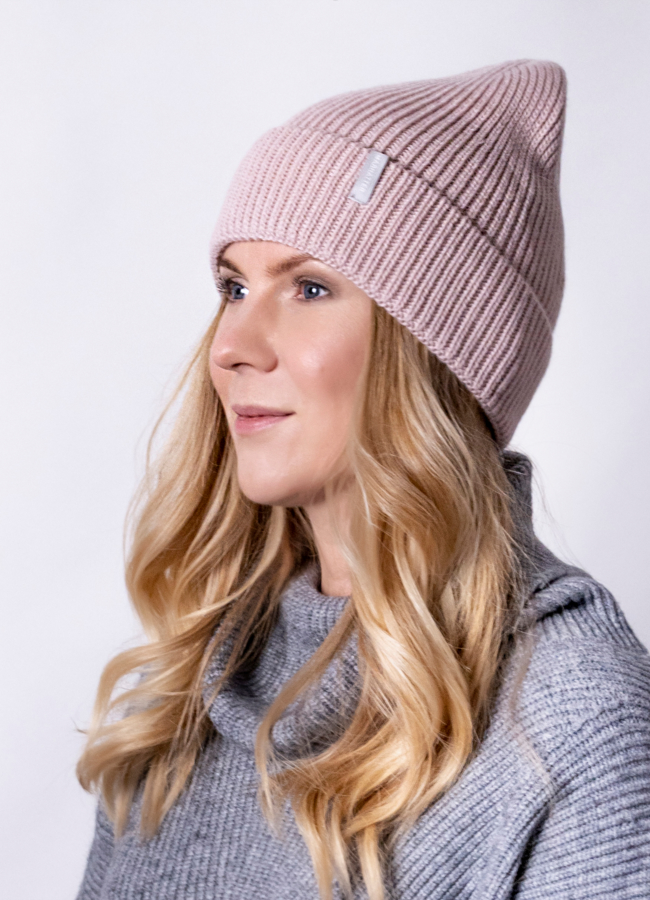 Шапка женская  модель № 76791 меха малина