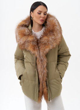 Пуховик с капюшоном из меха лисы