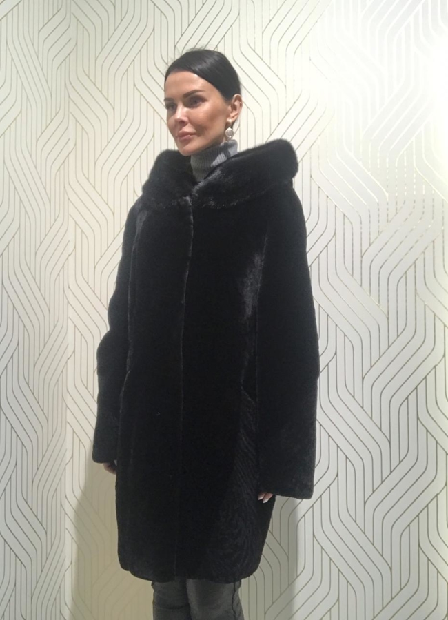 Шуба из мутона модель № Р-89 меха малина