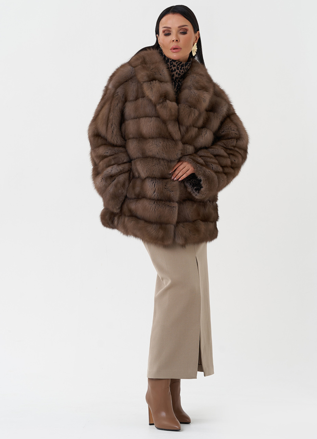 фото Женская оверсайз шуба из меха куницы модель № 26037