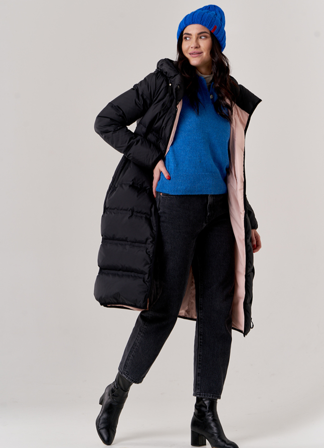 Шапка синяя женская  модель № 10852 меха малина