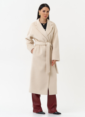 Женское пальто с английским воротником