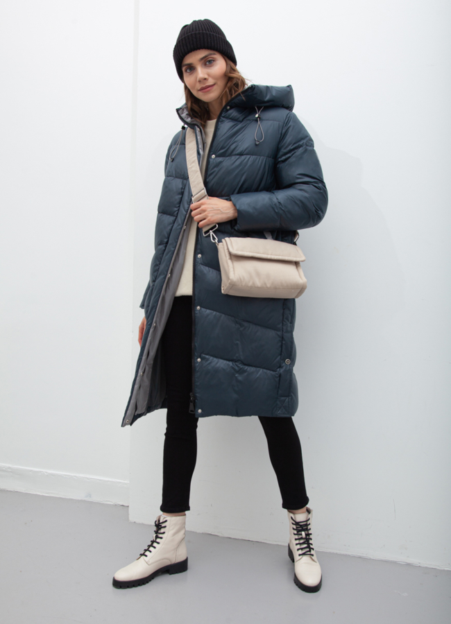 Пуховик женский зеленого цвета с капюшоном модель № 21042 универмаг малина