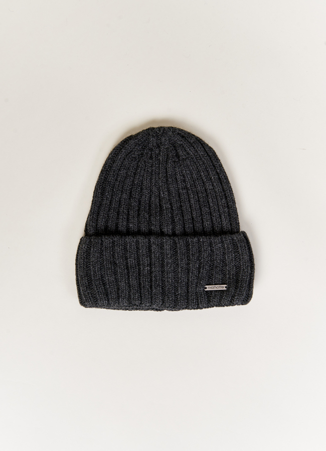 Шапка в цвете антрацит модель № 10913 меха малина