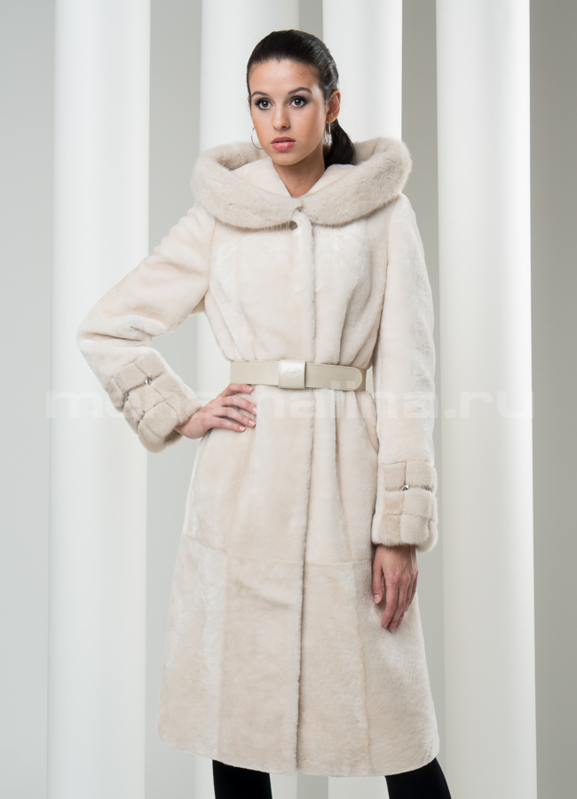 Шуба мутон, цвет жемчуг.  модель № S-115 меха малина