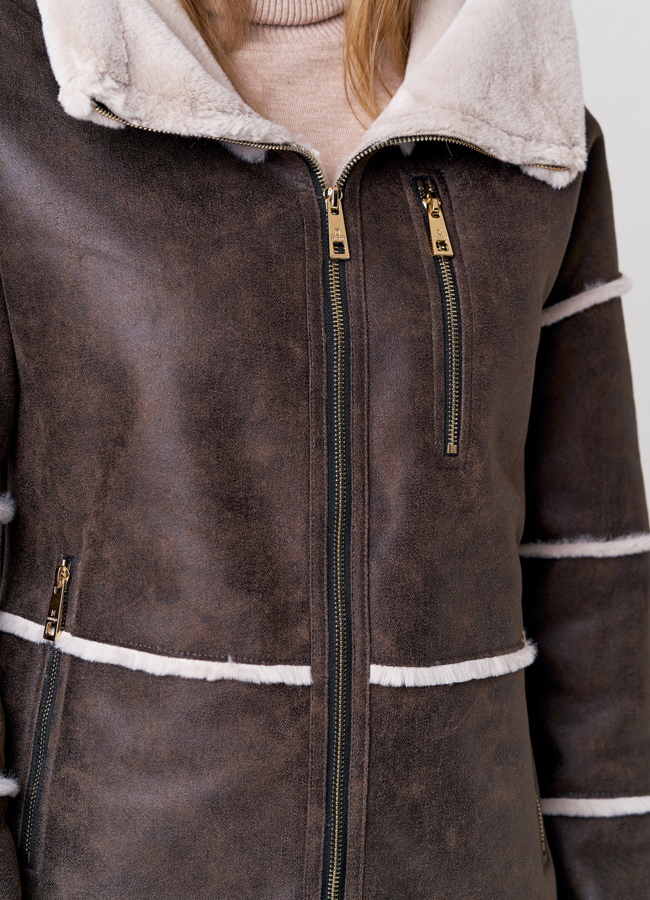 Укороченная дубленка в коричневом цвете модель № 21151 в рассрочку