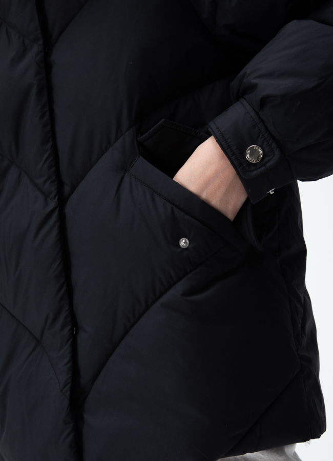 Женский пуховик с капюшоном модель № 28386 универмаг малина