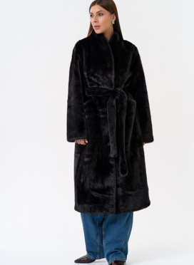 Женское пальто из эко меха с воротником шаль