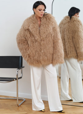 Женская шуба из меха ламы Женская шуба из меха ламы