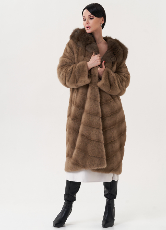 Норковая шуба с капюшоном из меха куницы модель № 26637 универмаг малина