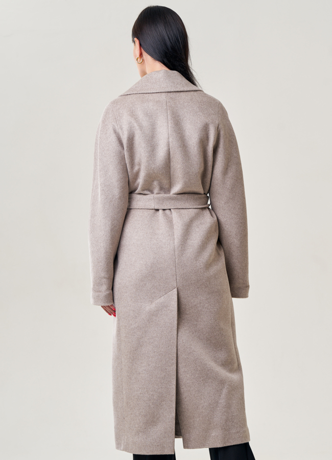 Пальто женское бежевого цвета  модель № 22948 универмаг малина