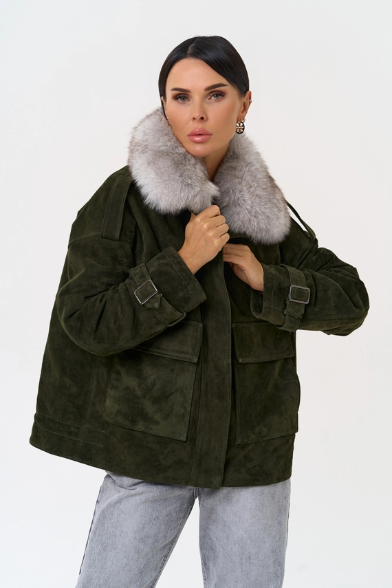 Короткий пуховик из натуральной замши