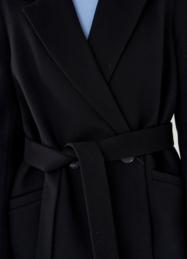 Женское пальто в черном цвете до колена модель № 23503 в кредит