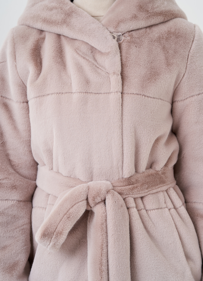 Женская куртка из искусственного меха с капюшоном модель № 23532 универмаг малина