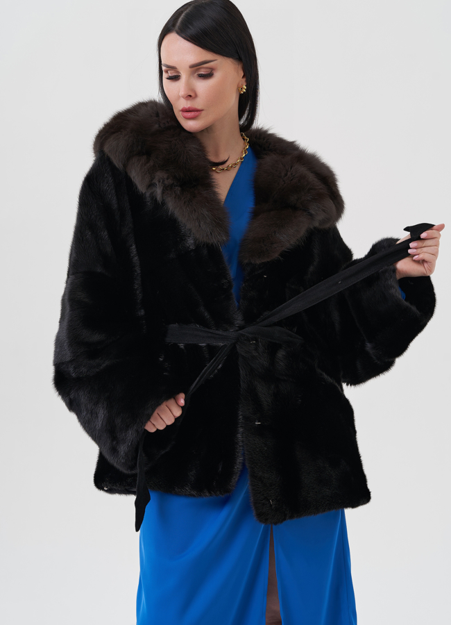 Шуба из норки с капюшоном из куницы  модель № 23985 универмаг малина