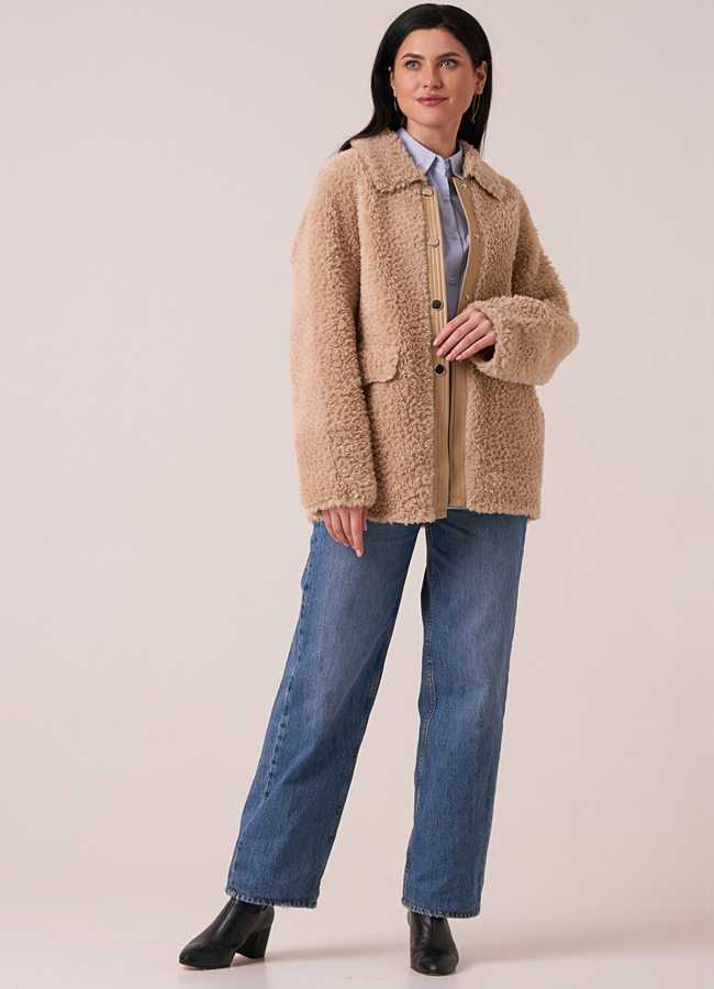 Укороченная шуба из эко меха на кнопках в бежевом цвете модель № 12009 универмаг малина