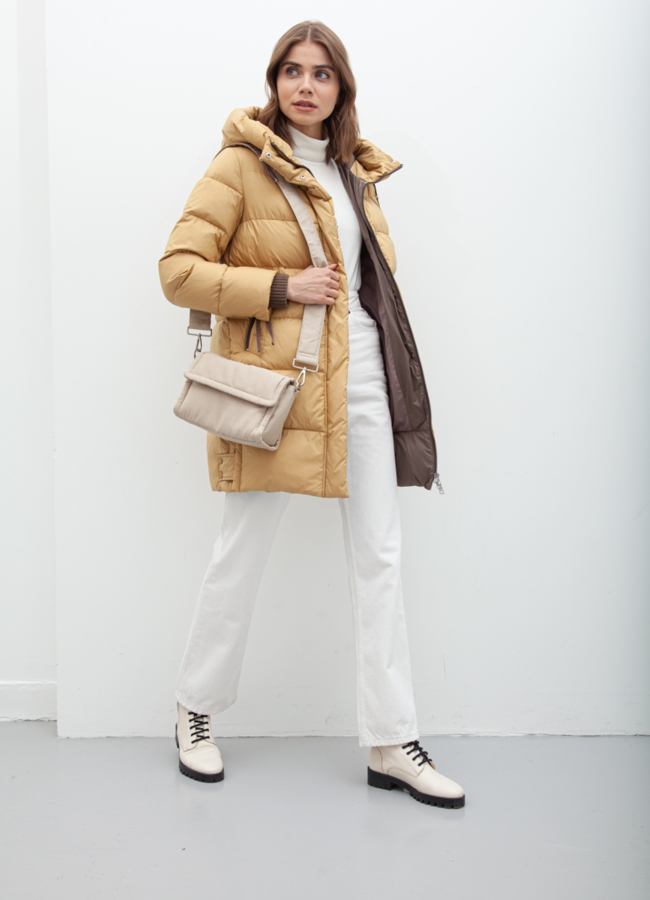 Пуховик женский с капюшоном  модель № 21056 универмаг малина