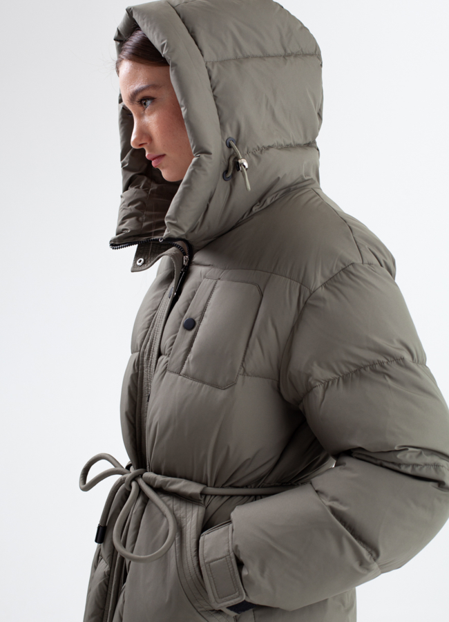 Женский пуховик в цвете хаки модель № 23339 универмаг малина