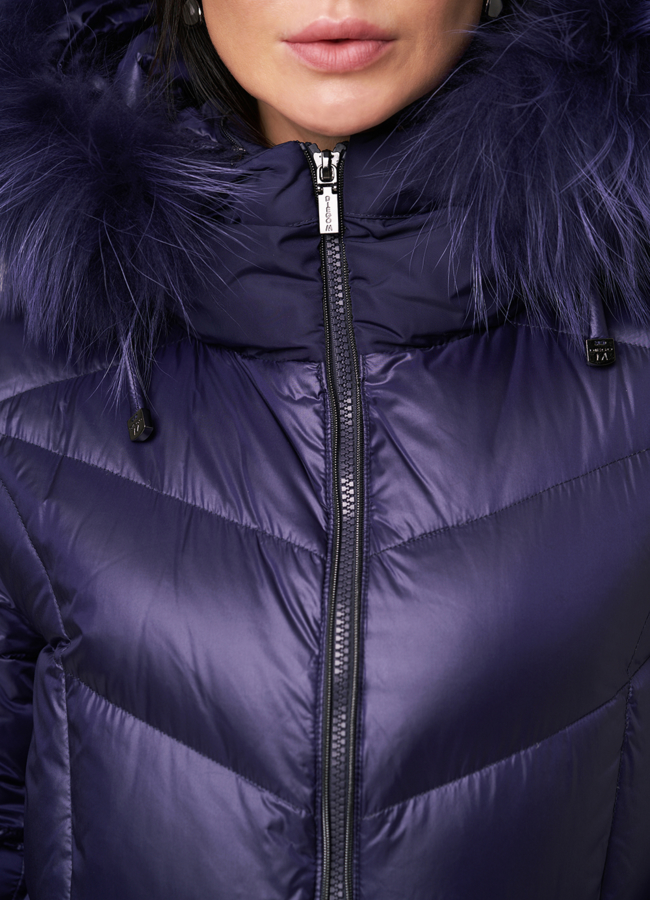 Пуховик DiegoM на молнии с капюшоном с отделкой из енота модель № Diego-M 723 универмаг малина