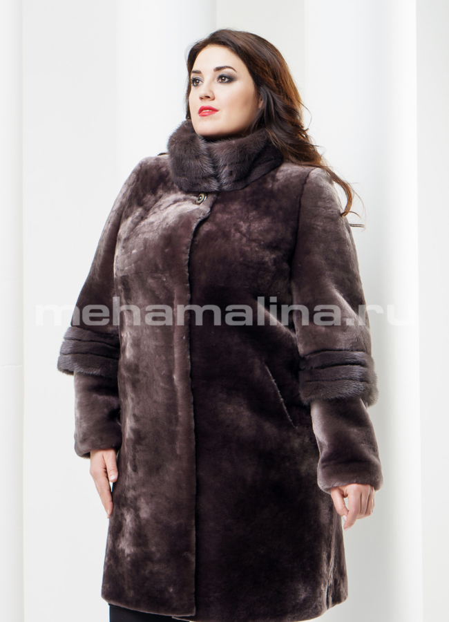 Шуба из мутона воротник стойка модель № S-387 меха малина