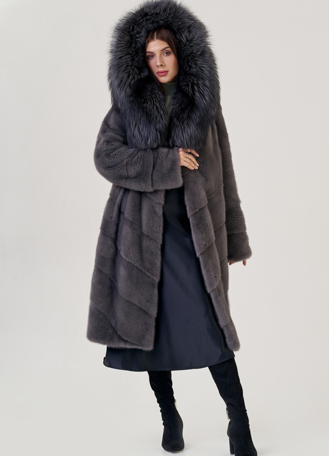 Шуба из норки с капюшоном из чернобурки модель № 77908 универмаг малина