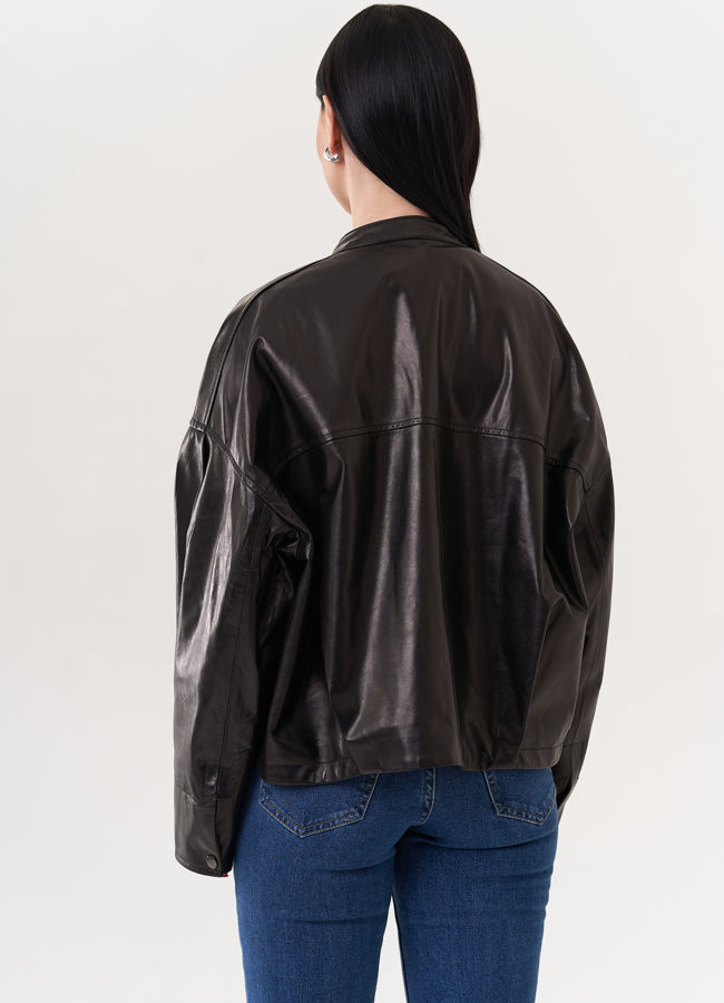 Кожаная куртка черного цвета модель № 26844 в кредит