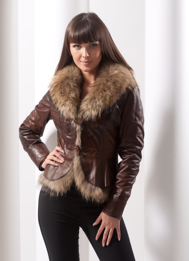 Кожаная куртка с мехом модель № K-26 меха малина