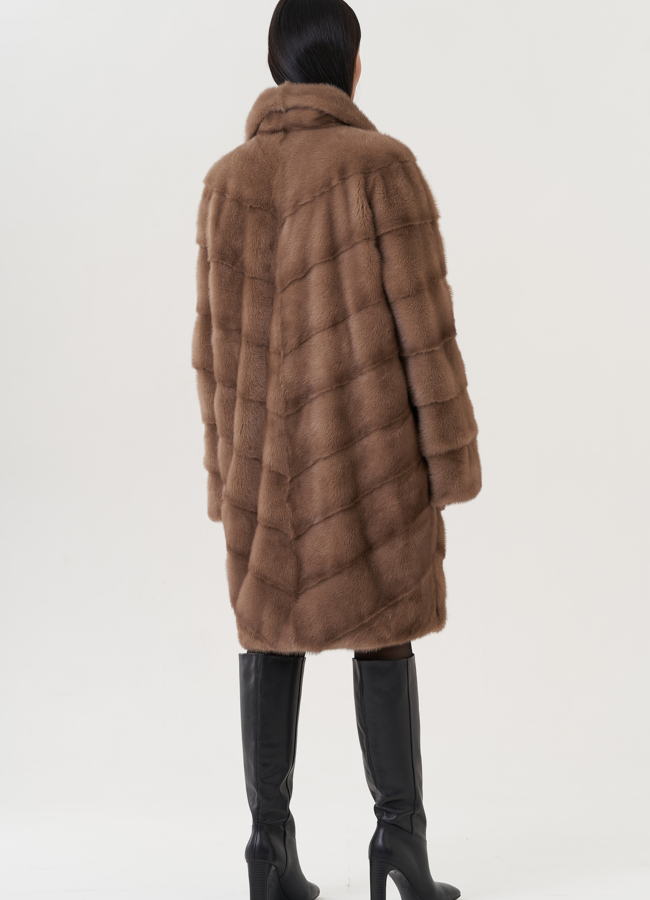 Шуба из норки с английский воротником  модель № 25754 в кредит