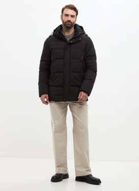 Мужской пуховик черного цвета