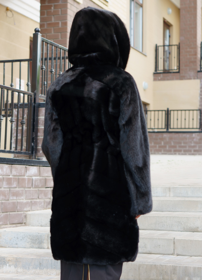 фото Норковая шуба черного цвета с капюшоном модель № S-778