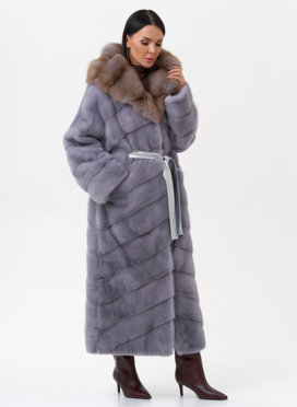 Норковая шуба с капюшоном из меха куницы