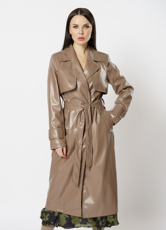 Плащ женский из эко кожи бежевого цвета модель № 03 меха малина